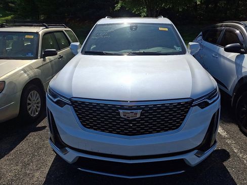 Used 2024 Cadillac XT6 Luxury AWD/4WD image 2