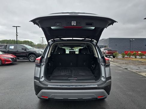 Used 2023 Nissan Rogue SV w/ SV Premium B Package image 15