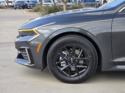 New 2025 Kia K5 LXS image 5