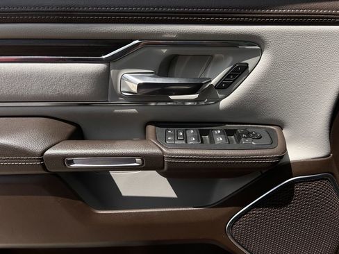 Used 2025 RAM 1500 Laramie image 27