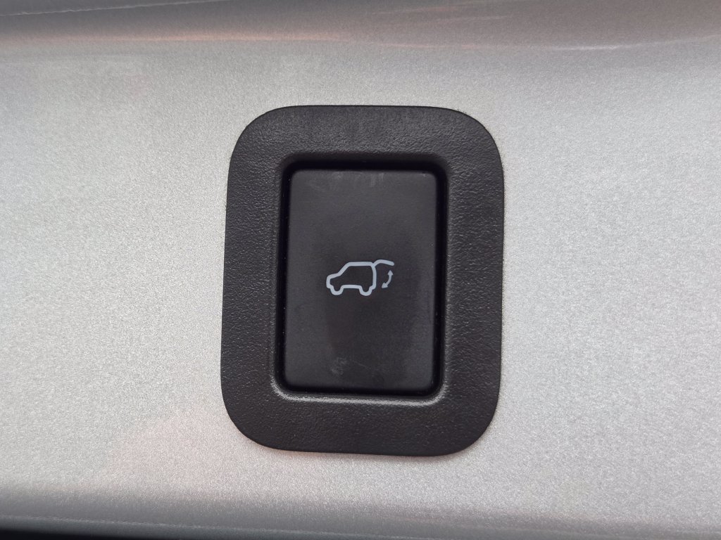 Used 2018 Toyota Highlander XLE AWD/4WD image 28