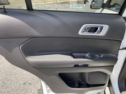 Used 2013 Ford Explorer XLT AWD/4WD image 13