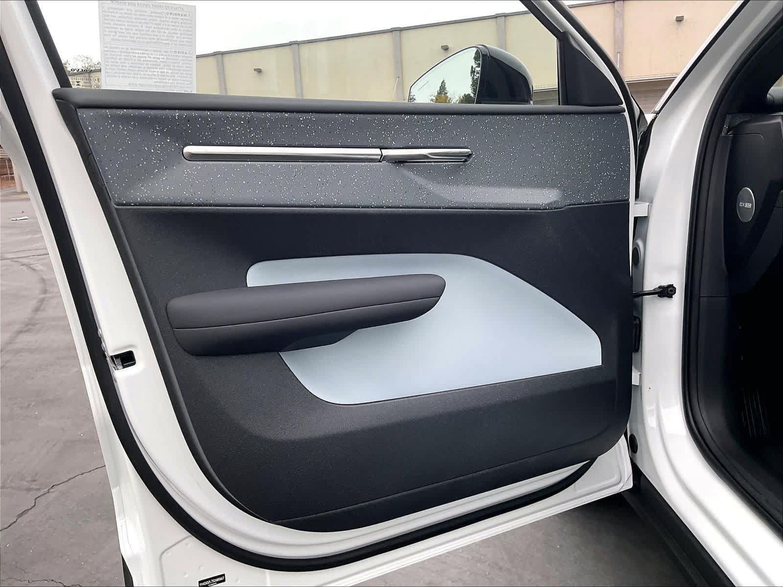 New 2025 Volvo EX30 Ultra w/ Protection Package Premier AWD/4WD image 24