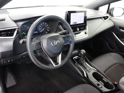 Used 2025 Toyota Corolla SE FWD image 12