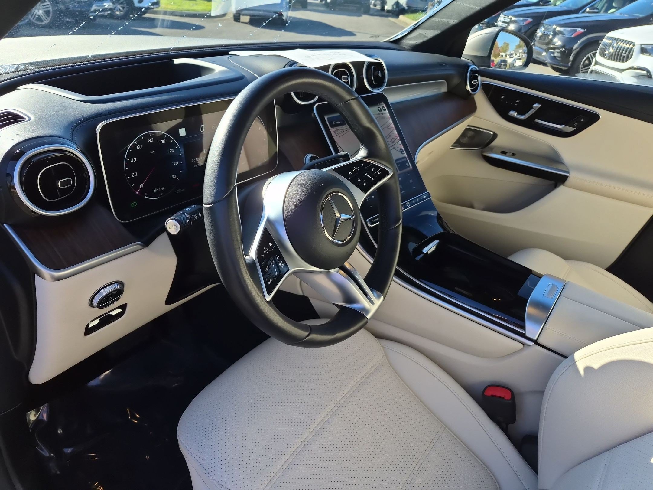 Used 2024 Mercedes-Benz GLC 300 4MATIC image 16