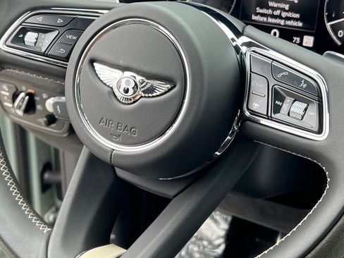 Used 2023 Bentley Bentayga Speed image 29