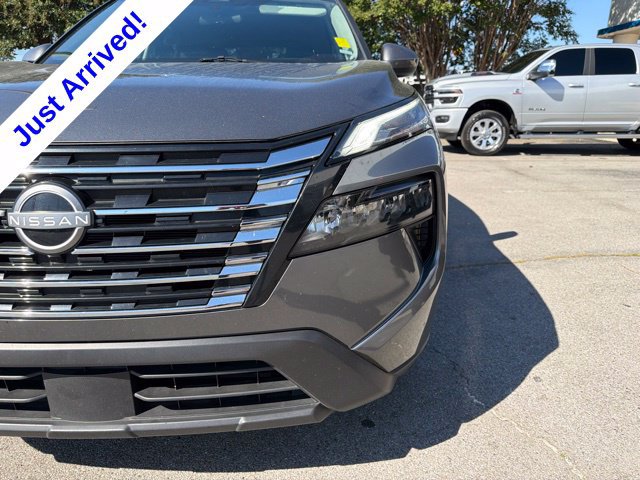 Used 2025 Nissan Rogue SV AWD/4WD image 9