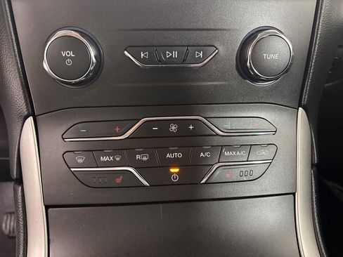 Used 2019 Ford Edge SEL w/ Equipment Group 201A image 16