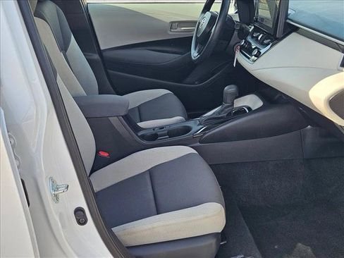 Used 2025 Toyota Corolla LE FWD image 18