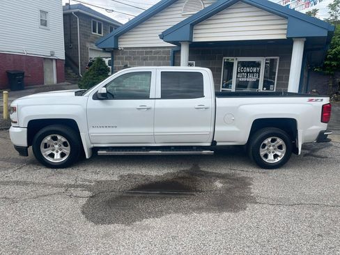 Used 2016 Chevrolet Silverado 1500 LT w/ LT Convenience Package AWD/4WD image 9