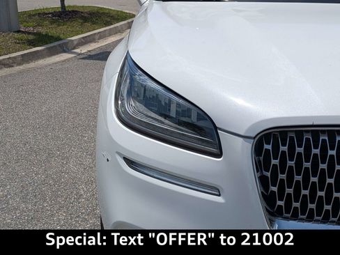 Used 2022 Lincoln Corsair Reserve w/ Elements Package FWD image 10