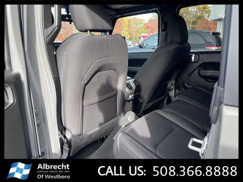 Used 2022 Jeep Gladiator Sport image 12
