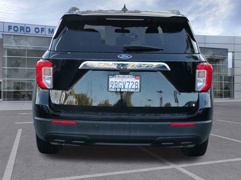 Used 2022 Ford Explorer XLT image 6