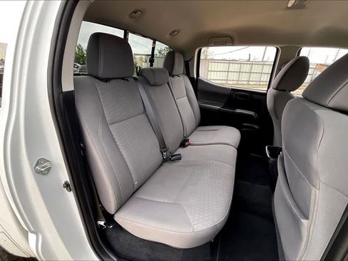 Used 2021 Toyota Tacoma SR5 w/ SR5 Appearance Package (SM) image 19