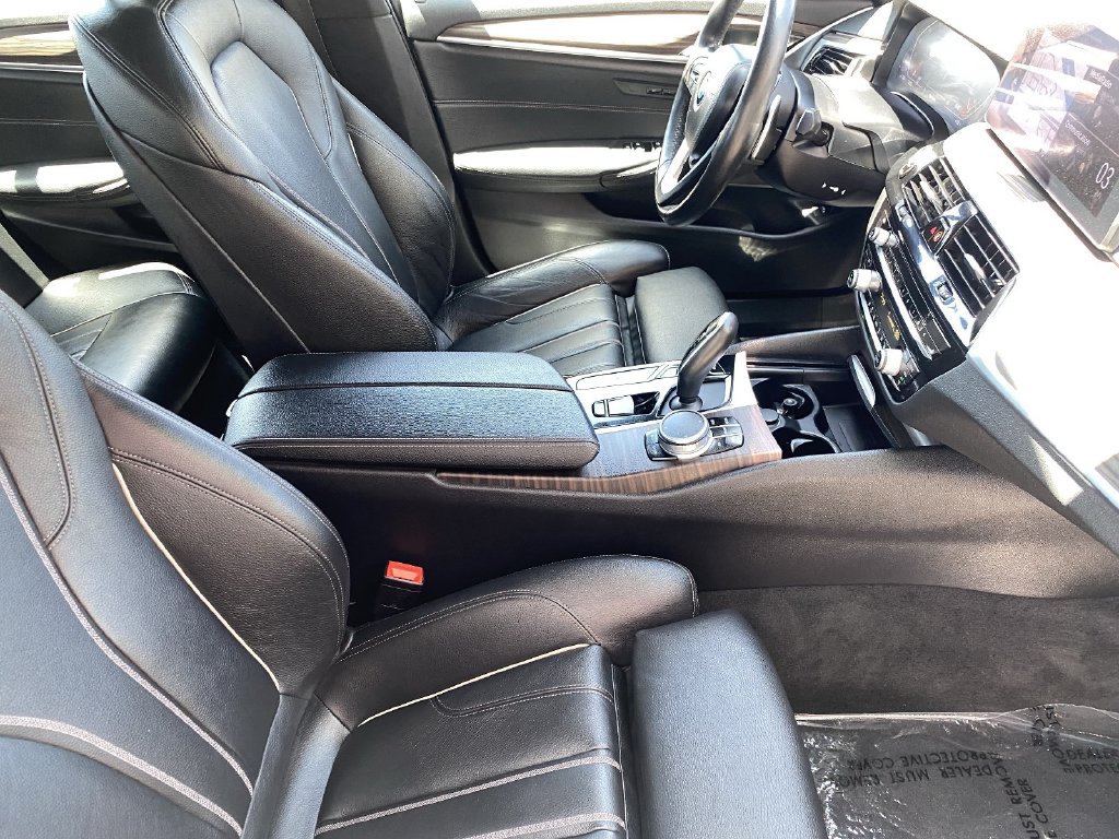 Used 2021 BMW 530i xDrive w/ Premium Package AWD/4WD image 9