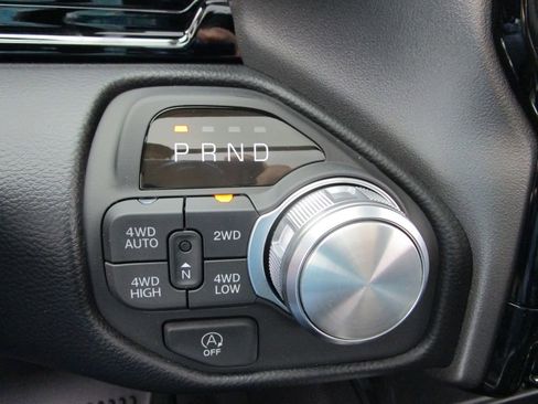 New 2026 RAM 1500 Laramie AWD/4WD image 38