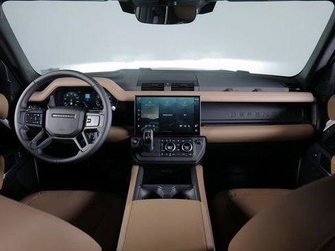 New 2026 Land Rover Defender 130 X-Dynamic SE image 4