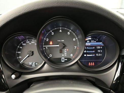 Certified 2025 Porsche Macan image 19