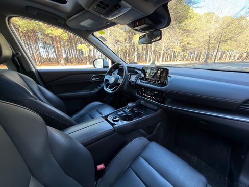 Used 2021 Nissan Rogue SL w/ Premium Package image 16