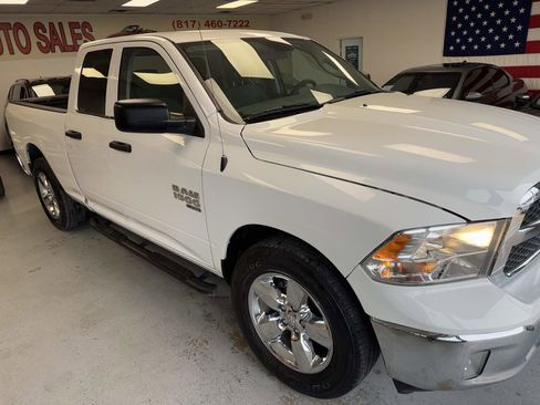 Used 2019 RAM 1500 Tradesman w/ Tradesman SXT Package image 3