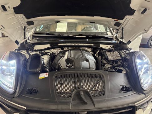 Used 2023 Porsche Macan Turbo AWD/4WD image 21