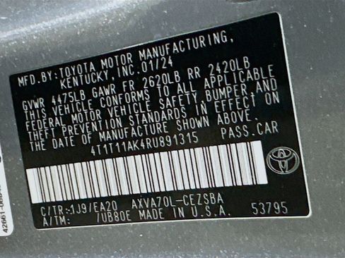 Used 2024 Toyota Camry SE image 12