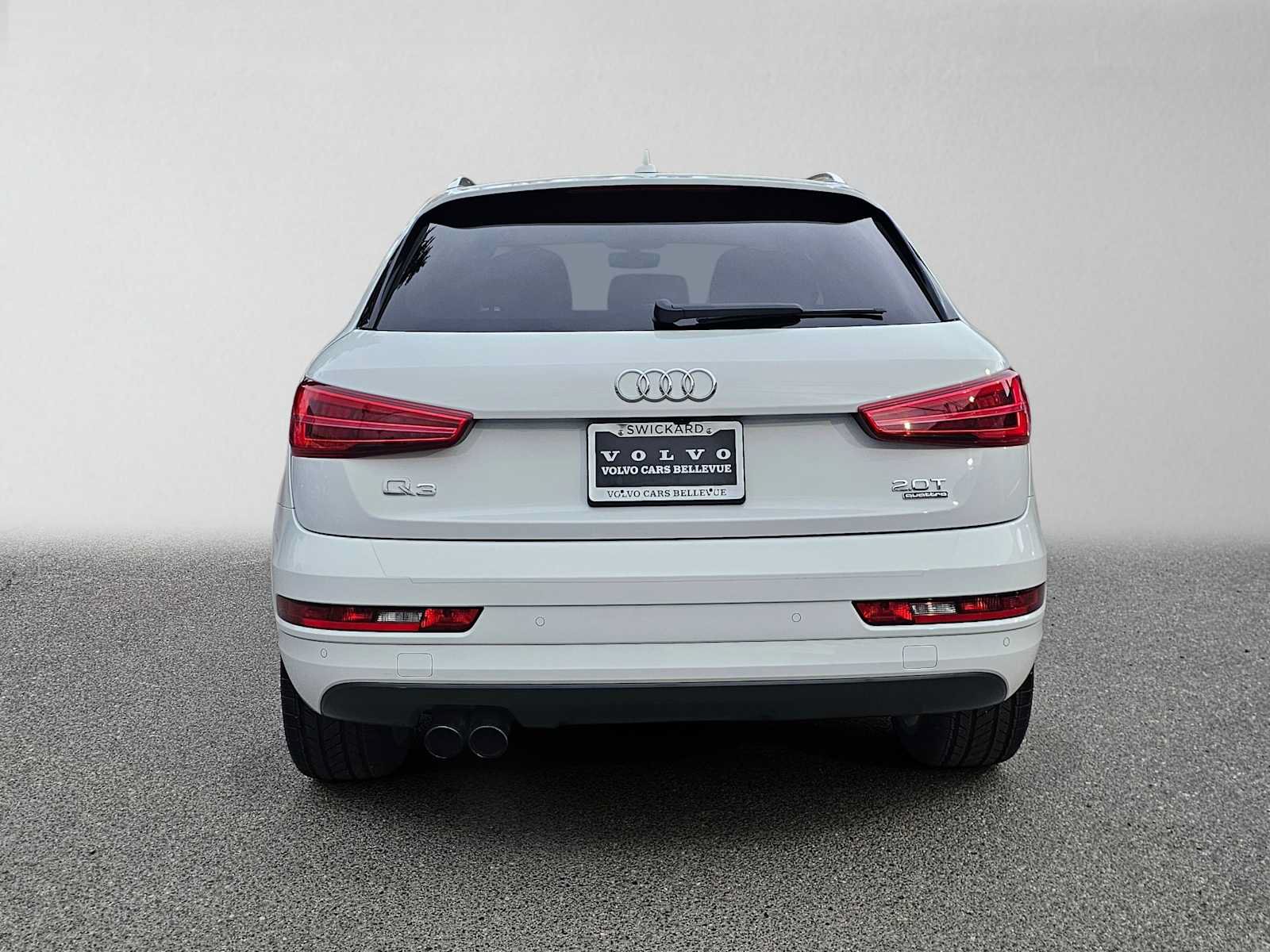 Used 2018 Audi Q3 2.0T Premium Plus w/ Premium Plus Package AWD/4WD image 4