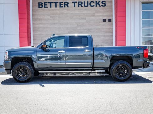 Used 2018 Chevrolet Silverado 1500 High Country AWD/4WD image 7