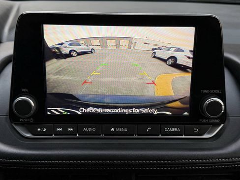 Used 2024 Nissan Rogue S AWD/4WD image 25