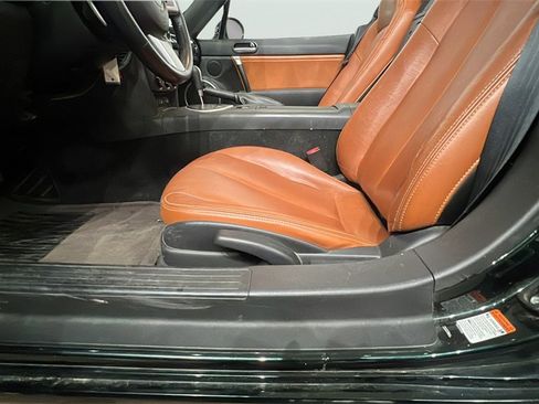 Used 2008 MAZDA MX-5 Miata Grand Touring w/ Premium Pkg image 19