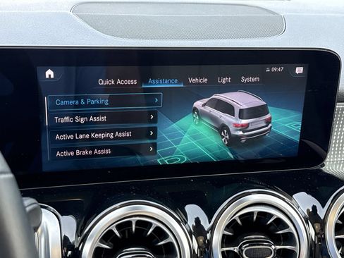 Certified 2022 Mercedes-Benz GLB 250 image 22