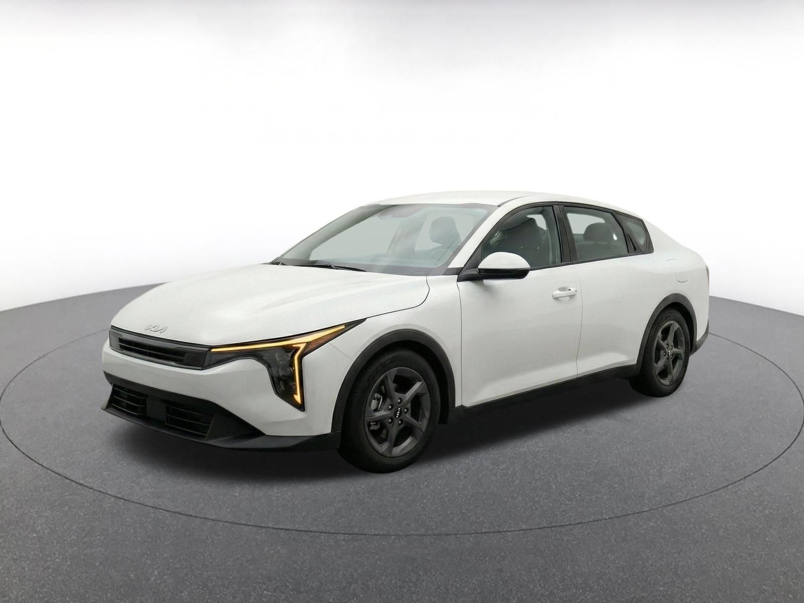 Used 2025 Kia K4 FWD image 3