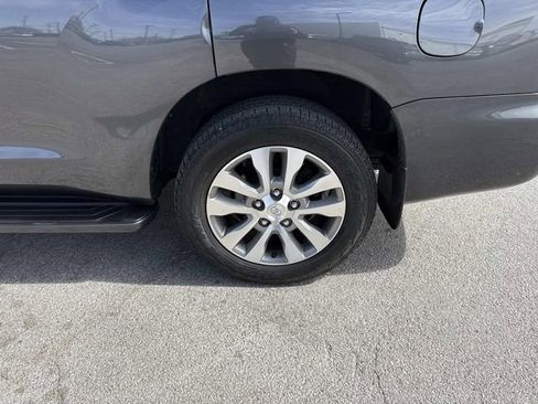 Used 2016 Toyota Sequoia Limited w/ Safety & Convenience Package AWD/4WD image 34