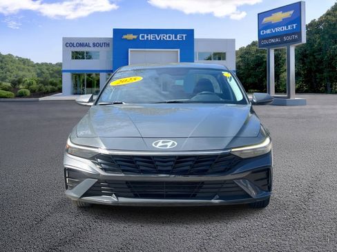 Used 2025 Hyundai Elantra SE image 10