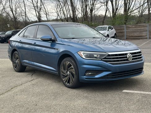 Used 2019 Volkswagen Jetta SEL Premium image 3
