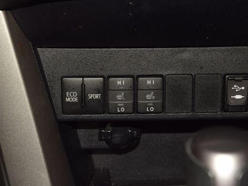 Used 2016 Toyota RAV4 Limited w/ Advanced Technology Package AWD/4WD image 31