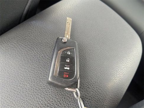 Used 2022 Toyota Camry LE image 27