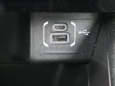 Used 2024 Jeep Compass Latitude image 19