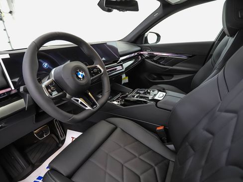 New 2027 BMW 530i xDrive w/ M Sport Package AWD/4WD image 10
