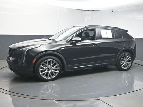 Used 2019 Cadillac XT4 Sport w/ LPO, Midnight Sport Package FWD image 4