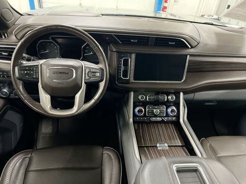 Used 2021 GMC Yukon Denali w/ Denali Premium Package AWD/4WD image 10