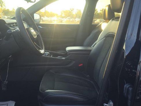 Used 2024 Jeep Grand Cherokee L Altitude image 8