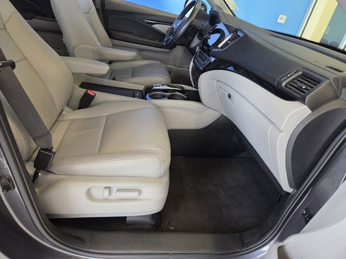 Certified 2022 Honda Pilot Touring image 22