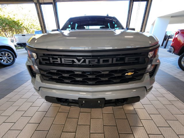 Used 2025 Chevrolet Silverado 1500 Custom RWD image 2