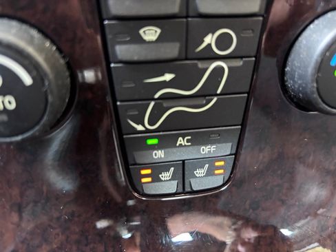 Used 2004 Volvo S40 2.4i FWD image 12