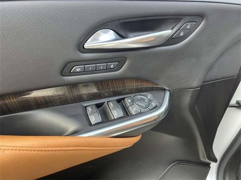 Used 2021 Cadillac XT4 Premium Luxury image 17