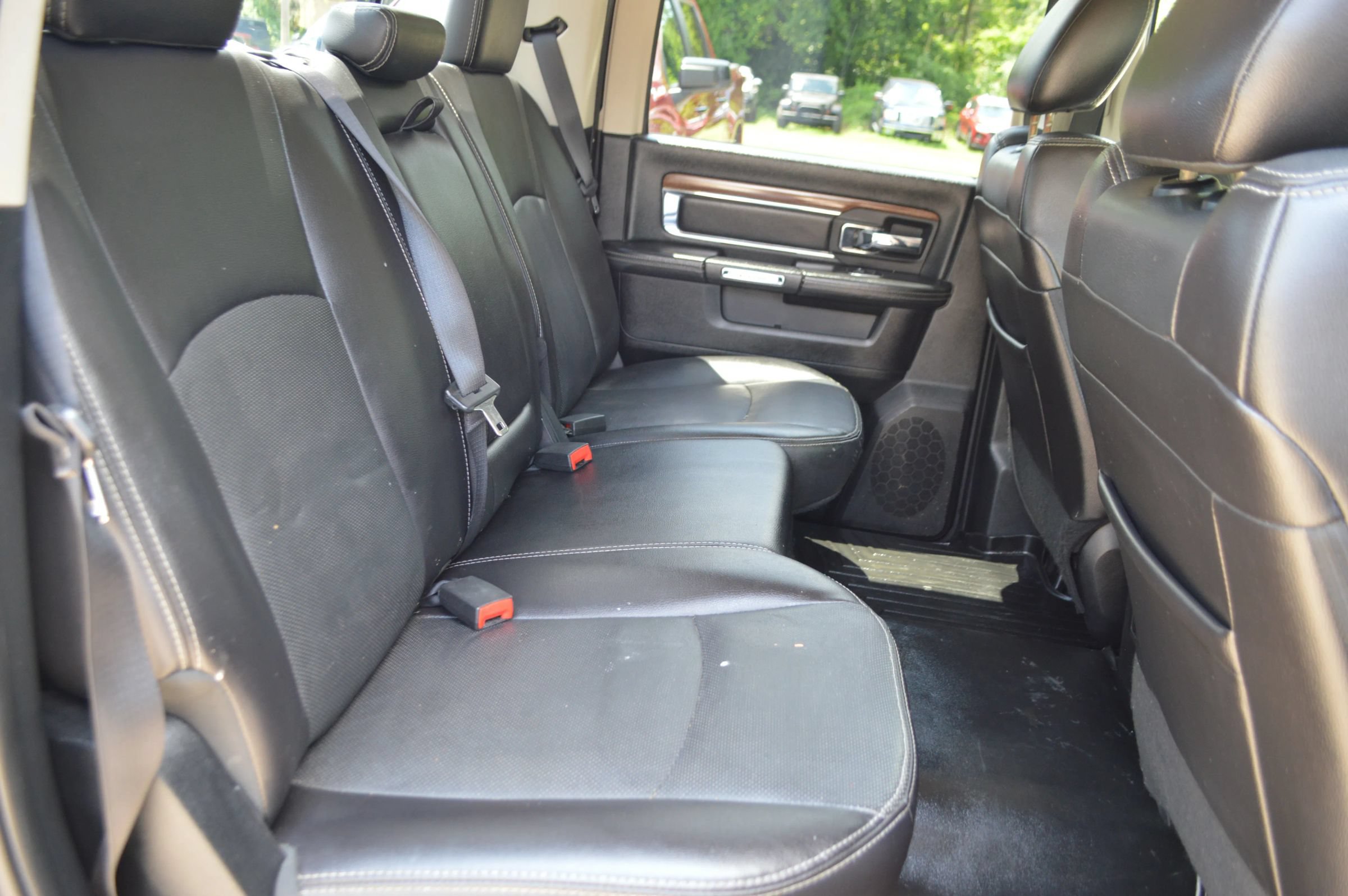 Used 2015 RAM 1500 Laramie w/ Convenience Group AWD/4WD image 27