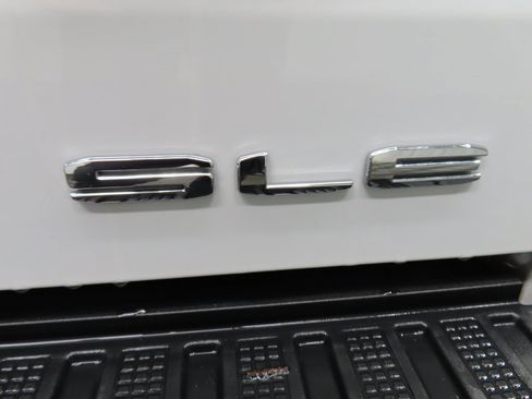 Used 2021 GMC Sierra 1500 SLE image 46