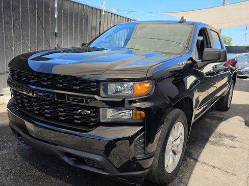Used 2020 Chevrolet Silverado 1500 Custom w/ Custom Value Package RWD image 1