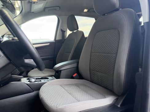 Used 2022 Ford Escape SE w/ SE Sport Appearance Package image 15